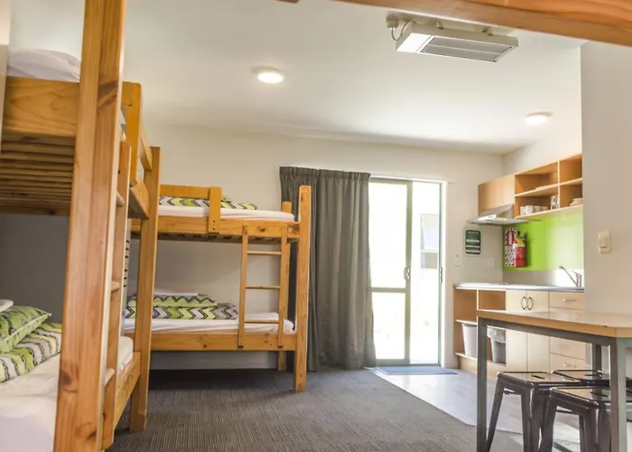 Haka House Hostal *