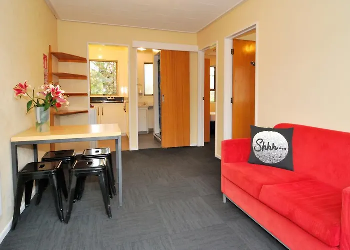 Haka House Hostal *